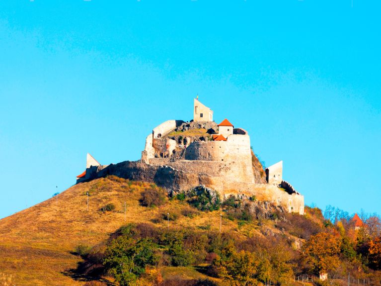 Iglesia fortificada sajona: la fortaleza de Rupea (construida en el siglo XI) es uno de los testimonios más antiguos de la cultura sajona. 