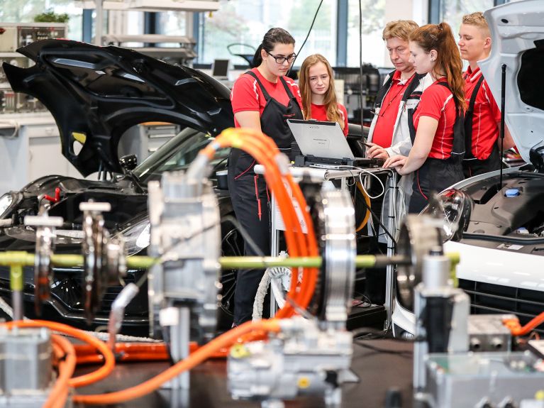 Une formation en Allemagne allie la théorie et la pratique.