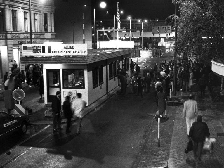 Checkpoint Charlie war der bekannteste Berliner Grenzübergang.