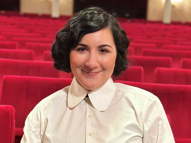Carolin Karnuth als Claire Waldoff in der Instagram-Serie des @goetheinstitut Carolin Karnuth als Claire Waldoff in der Instagram-Serie des @goetheinstitut
