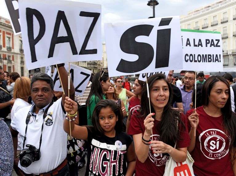 Defensores del acuerdo de paz en Colombia