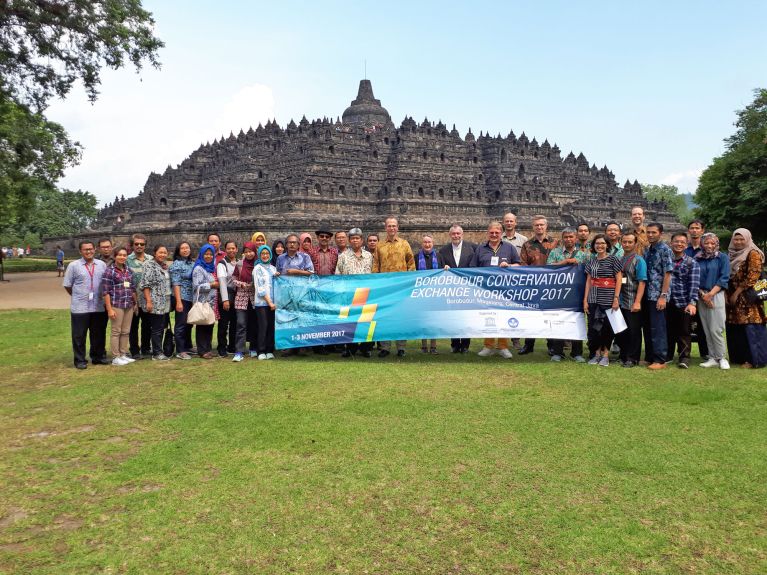 Feierliche Übergabezeremonie Borobudur