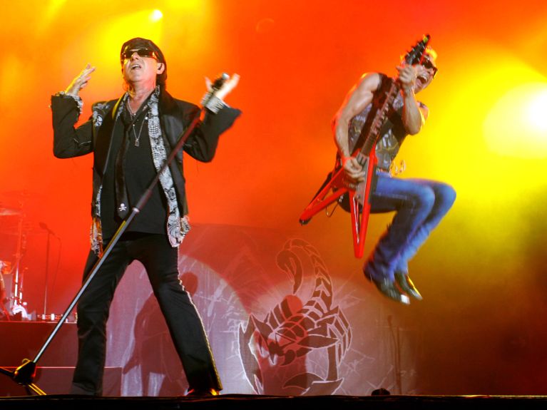 Viele Jahre nach der Wiedervereinigung feiern die Scorpions noch ihren Klassiker