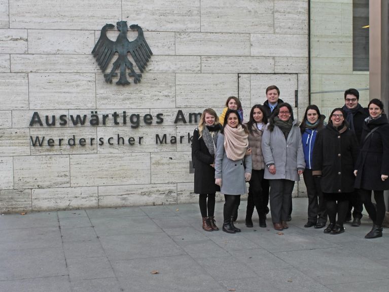 Die Studierenden der Uni Jena: Lara Hoffmann, Iryna Sheremeta, Alexandra Panova, Olga Zhuk, Oliver Laskowski, Carolin Brandenburg, Janine Stibaner, Lisa Anke, Johannes Säuberlich und Franziska Sandt. (von links nach rechts)