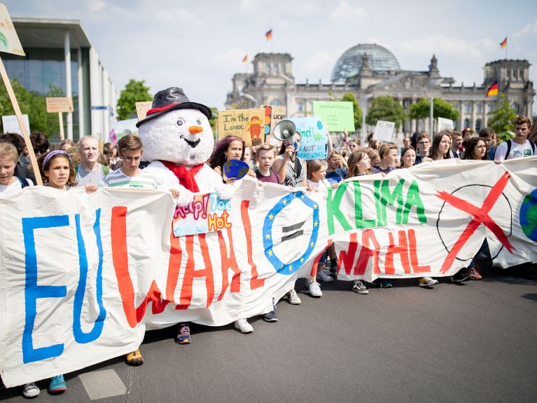 Warum die Jungen keine Volksparteien wählen Warum die Jungen keine Volksparteien wählen