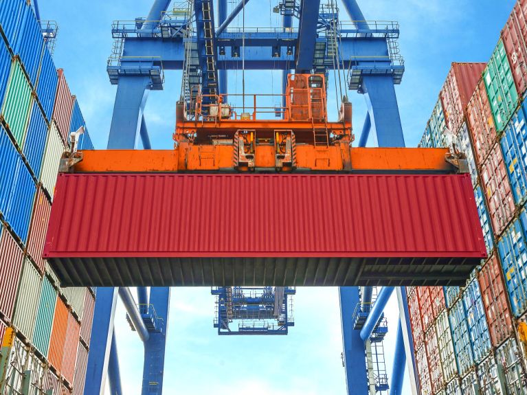 Os «containers» são a moeda do comércio mundial. 