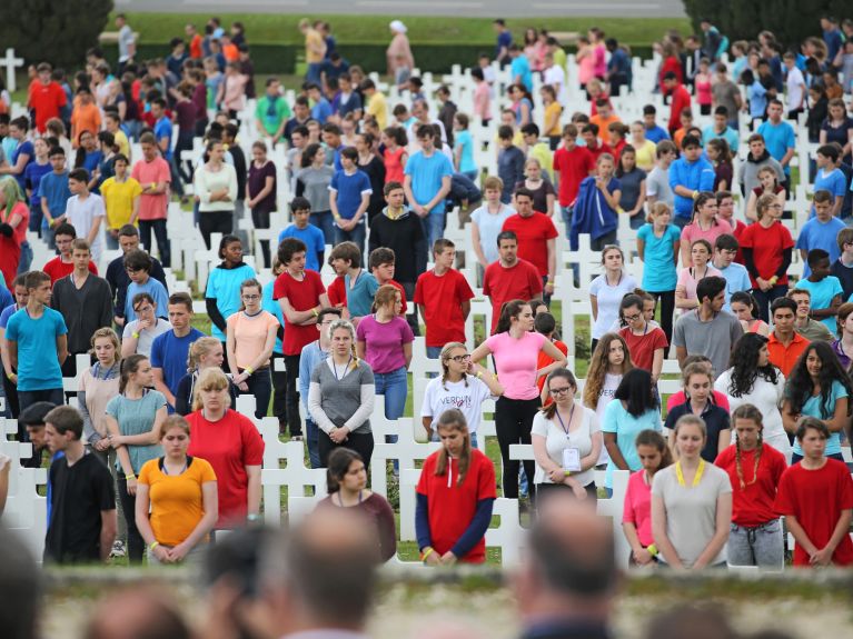 Young people at a commemoration ceremony at Verdun 2016