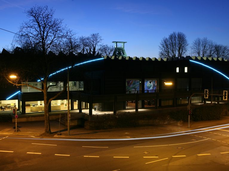 The Kunstmuseum Bochum is showing Family Stories.