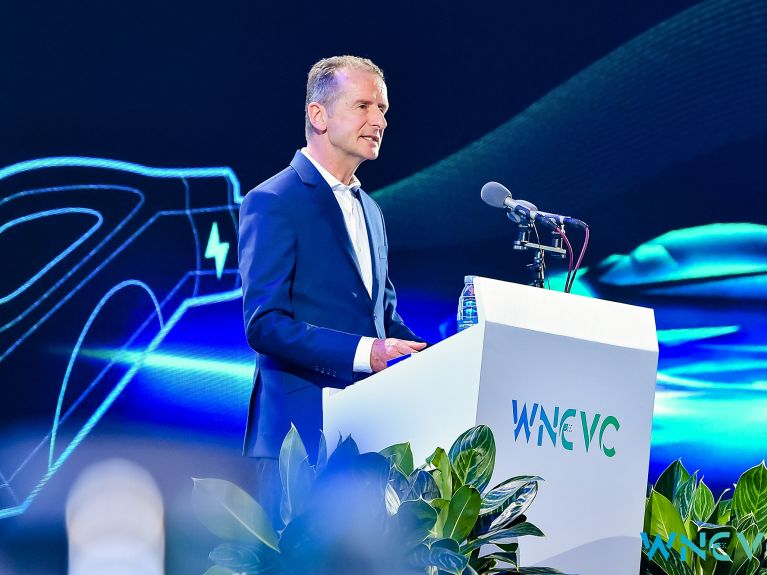 VW-Chef Herbert Diess setzt bei Elektromobilität auf China VW-Chef Herbert Diess setzt bei Elektromobilität auf China