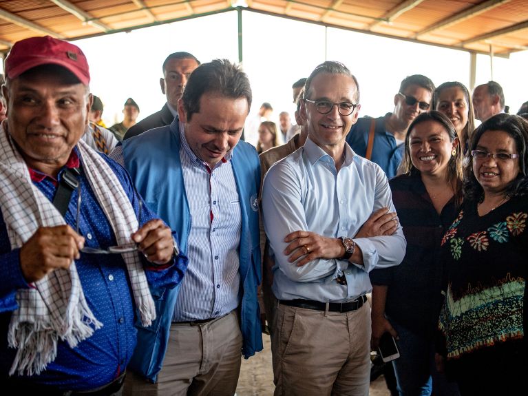 Minister spraw zagranicznych Heiko Maas odwiedza miasteczko Icononzo w Kolumbii.