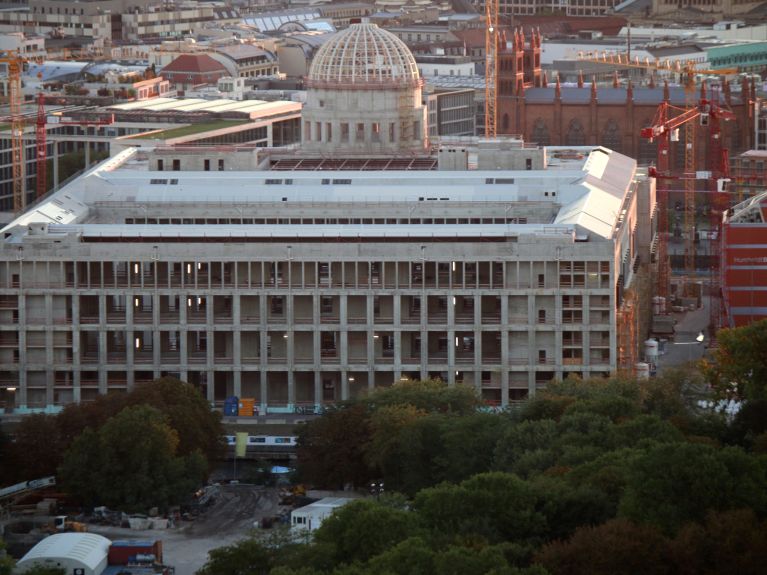 Berlin: Stadtschloss (eski saray) ve Humboldt-Forum