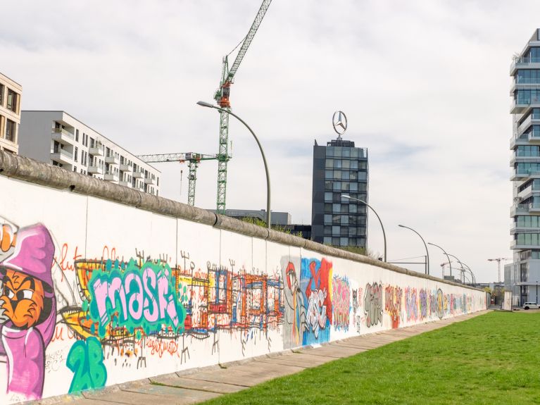 Die East Side Gallery an der Berliner Mauer 