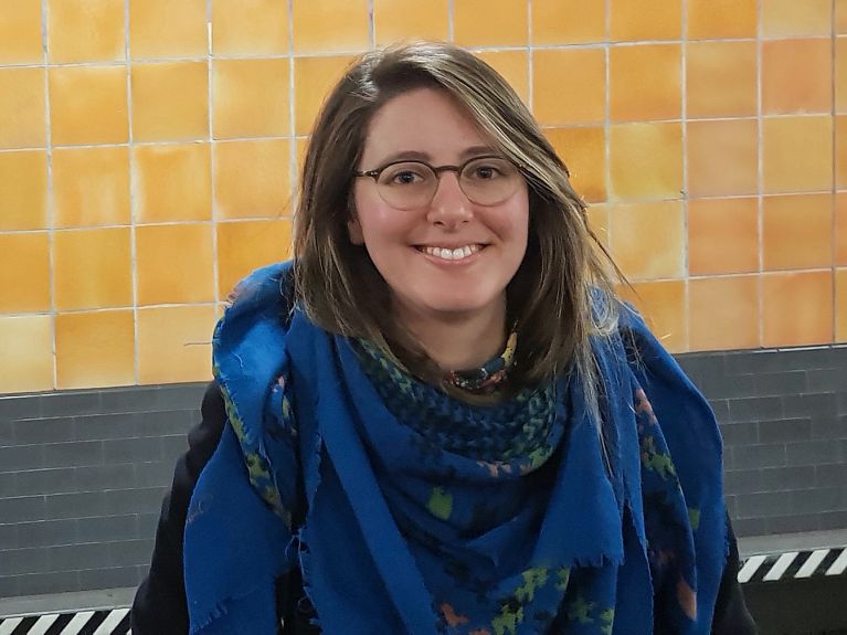 Verda Bingöl: “Avrupa’da kaynaklara erişimin ne kadar kolay olduğunu görmek, benim için olumlu bir sürpriz oldu.” Verda Bingöl: “Avrupa’da kaynaklara erişimin ne kadar kolay olduğunu görmek, benim için olumlu bir sürpriz oldu.”