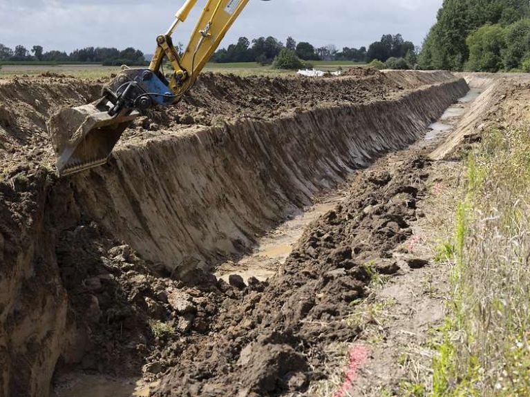 Auch Panzerabwehrgräben dienen der Grenzbefestigung.
