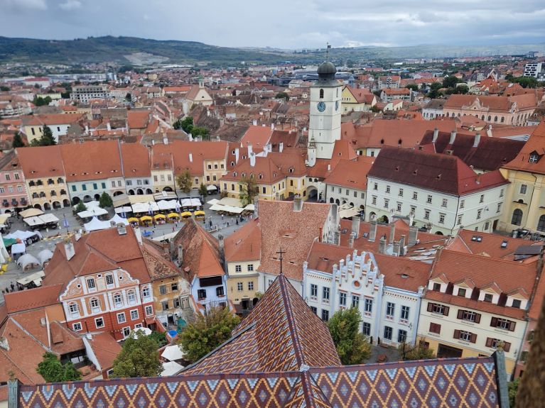 Vista de Sibiu, en Transilvania, el centro histórico de los sajones de Transilvania.
