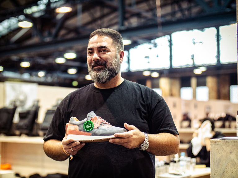 Hikmet Sugoer: Sneaker-Produzent mit eigenem Stil 