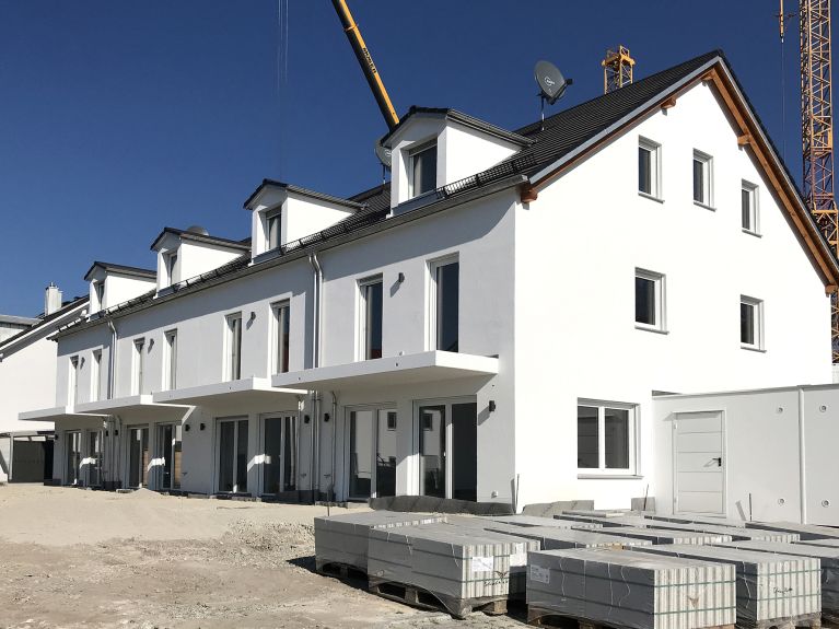 Politiker aller Parteien streiten, ob Wohnungskonzerne in Berlin enteignet werde Politiker aller Parteien streiten, ob Wohnungskonzerne in Berlin enteignet werde
