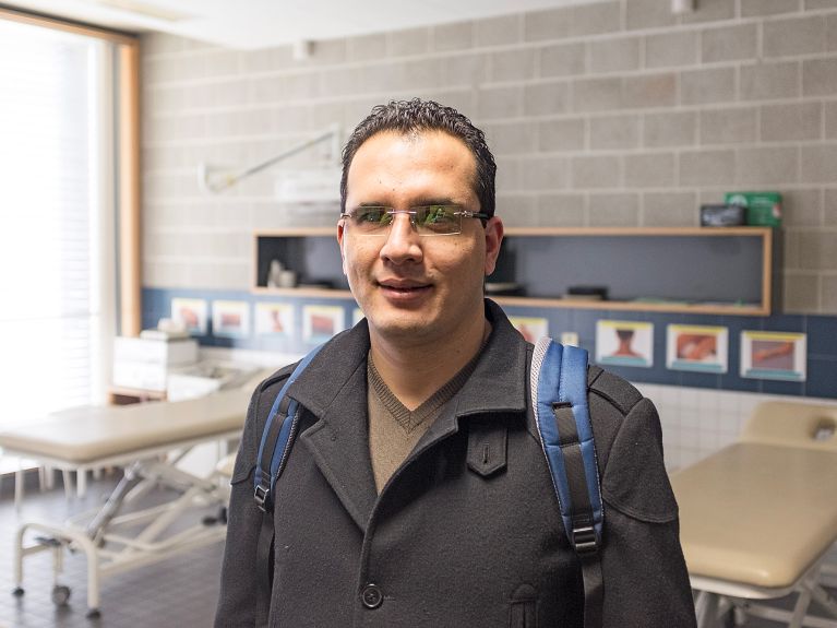 Ifa CrossCulture Programme: Yassine Rihani visiting the Nuremberg Education Centre for the Blind.
