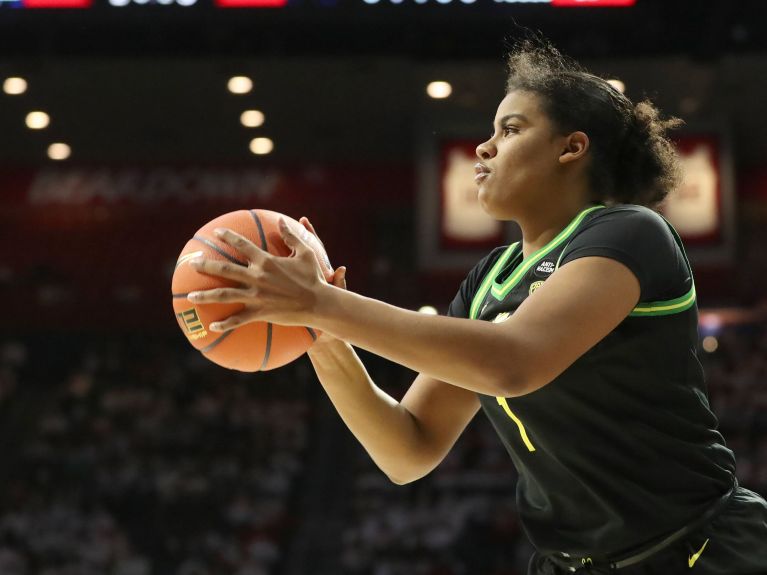 Nyara Sabally: a new basketball star in the USA Nyara Sabally: a new basketball star in the USA