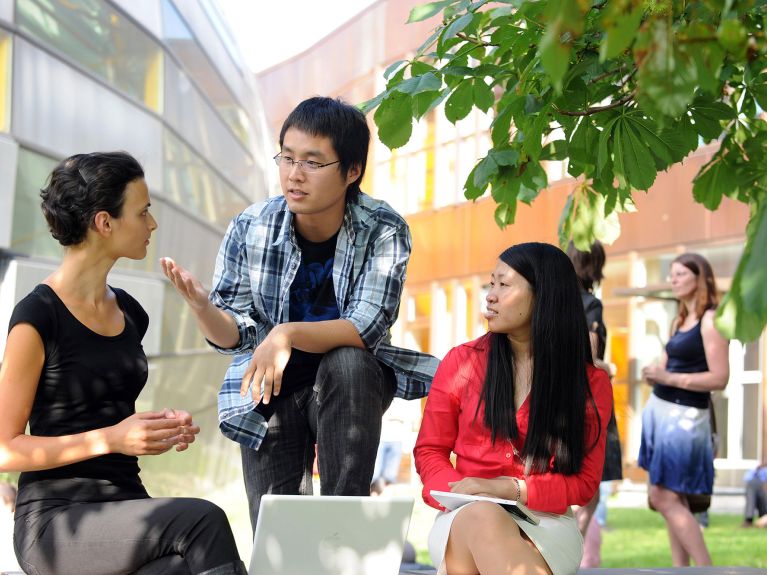 Personas de 125 países estudian e investigan en la Universidad Libre de Berlín (FU).