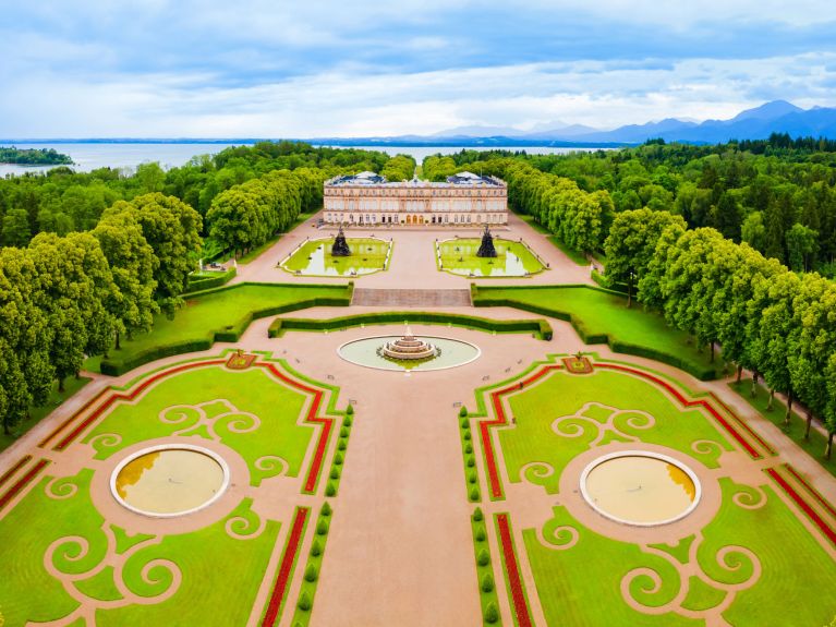 Schloss Herrenchiemsee ist besonders prachtvoll. Schloss Herrenchiemsee ist besonders prachtvoll.