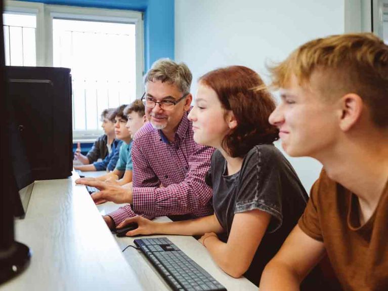 Bringing history to life in the classroom - and other places. Bringing history to life in the classroom - and other places.
