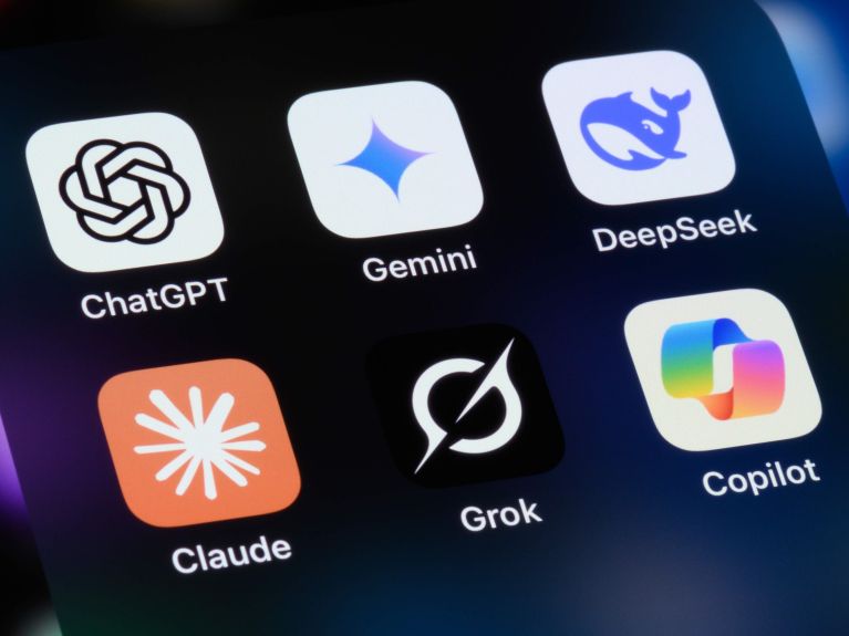 KI-Apps auf Handy-Bildschirm