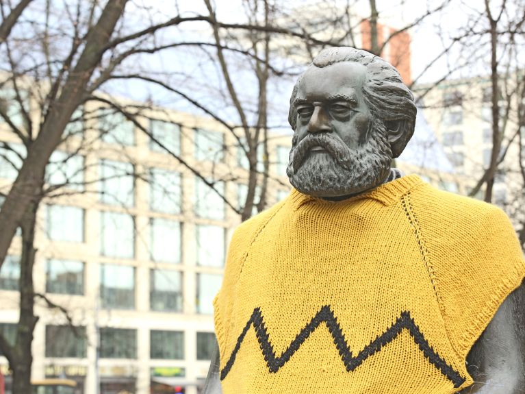 Dressed up monument in Berlin: modern Marx?
