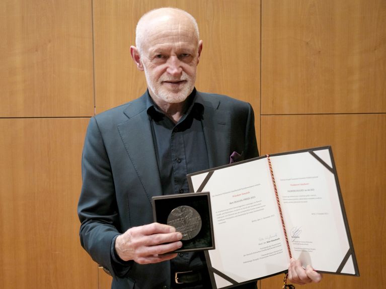 Laureat nagrody DIALOG Wiesław Smętek