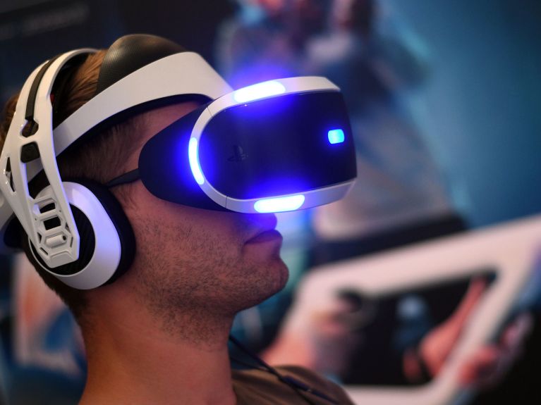 Les lunettes VR donnent accès à de nouveaux mondes ludiques