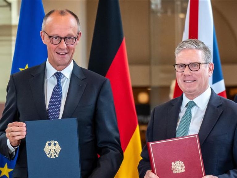 Friedrich Merz (l.) und Keir Starmer Friedrich Merz (l.) und Keir Starmer