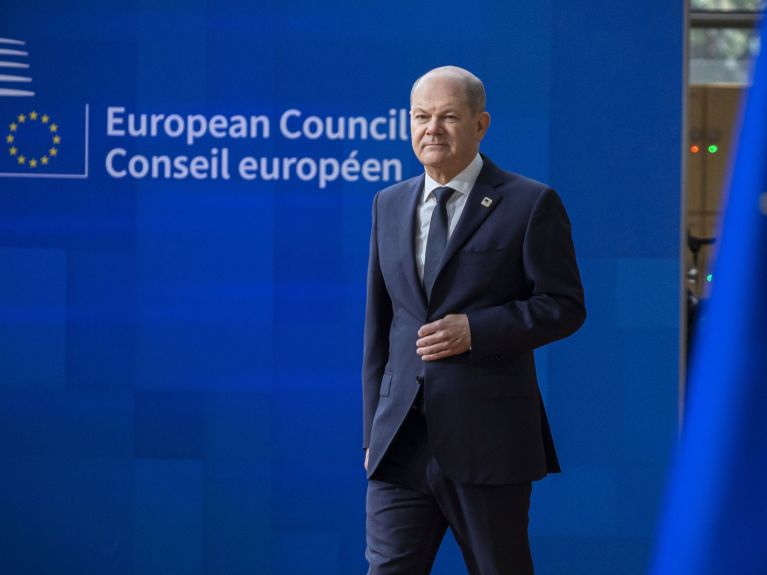 Chanceler federal, Scholz, na cúpula da UE em Bruxelas 