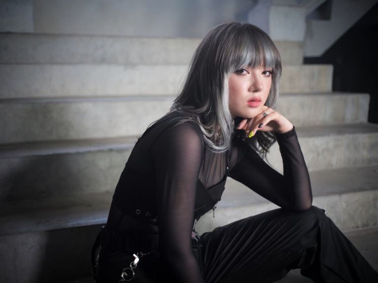 Jannine Weigel: The Thais like her style.