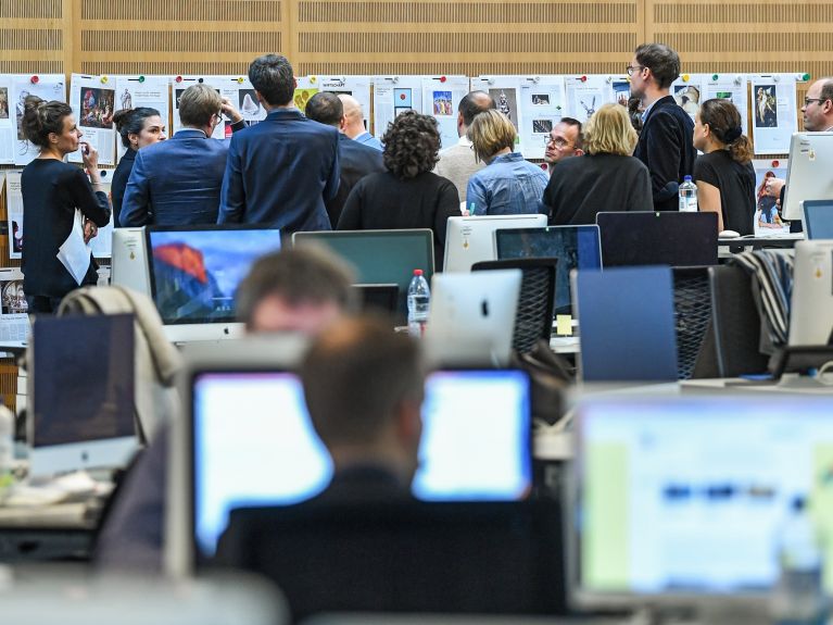 Gedruckt oder digital – Zeitungslektüre gehört zum Alltag. Gedruckt oder digital – Zeitungslektüre gehört zum Alltag.