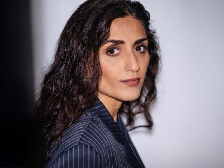 Soleen Yusef ist Drehbuchautorin und Regisseurin. Soleen Yusef ist Drehbuchautorin und Regisseurin.