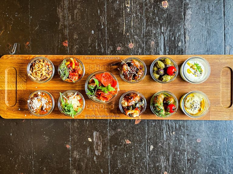 Kolar łączy niemieckie i polskie klasyki z hiszpańską koncepcją tapas. 