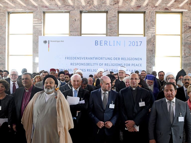 Friedensverantwortung der Religionen Friedensverantwortung der Religionen