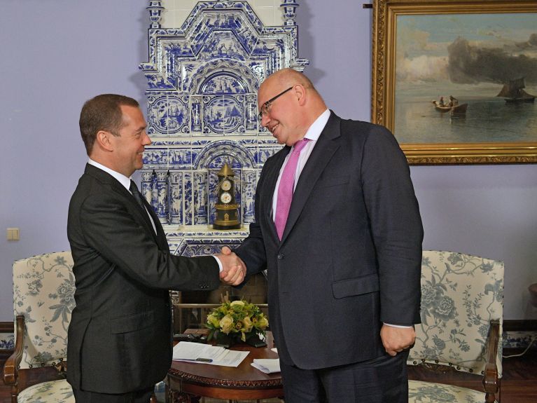 Im Dialog: Ministerpräsident Medwedew und Bundeswirtschaftsminister Altmaier
