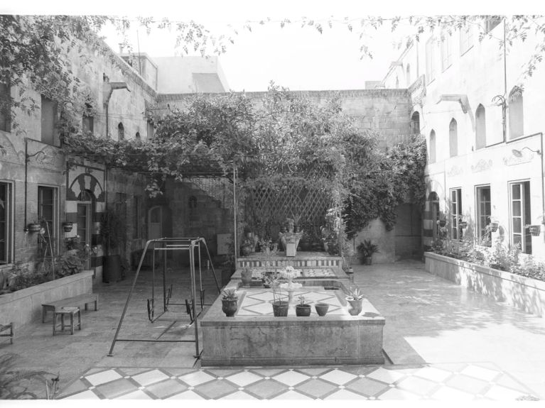 بيت وكيل في السبعينيات و ...