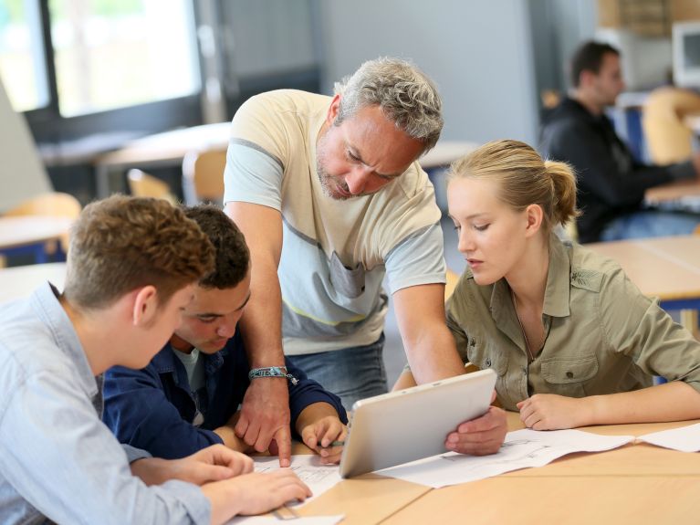 Cours d'économie à l'école: avoir la notion de l'argent est une compétence très utile dans  la vie courante.