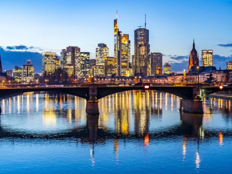 Frankfurt am Main şehir silüeti 