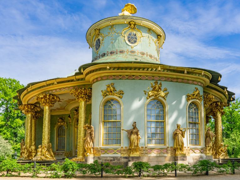 Chinesisches Haus im Park Sanssouci in Potsdam Chinesisches Haus im Park Sanssouci in Potsdam