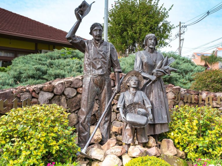 Monumento a los migrantes alemanes en Nova Petropolis, Rio Grande do Sul