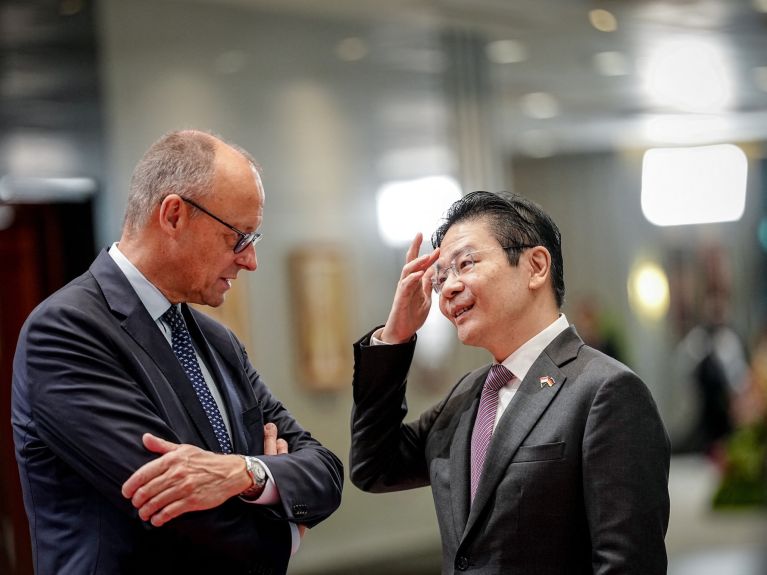 Bundeskanzler Friedrich Merz und Lawrence Wong, Premierminister der Republik Singapur