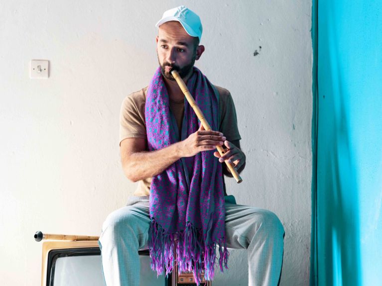Tayfun Guttstadt hip hop, klasik Osmanlı müziği ve çok daha fazlasını birleştiriyor.
