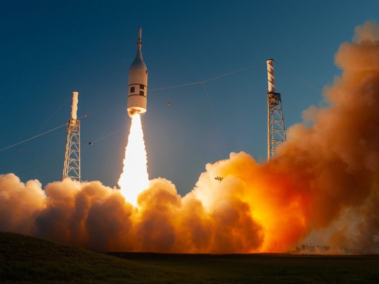 The Orion spaceship aims to put people on the moon in 2024. The Orion spaceship aims to put people on the moon in 2024.