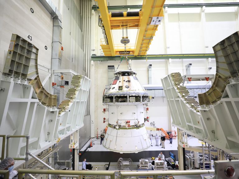  Le vaisseau spatial Orion au Centre spatial de la NASA en Floride.