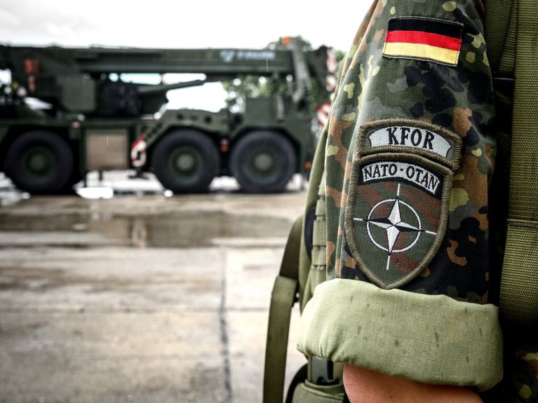 KFOR : un soldat de la Bundeswehr à Prizren.