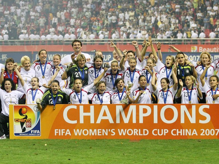 Defensa exitosa del título: las jugadoras alemanas lo celebran en China en 2007. 