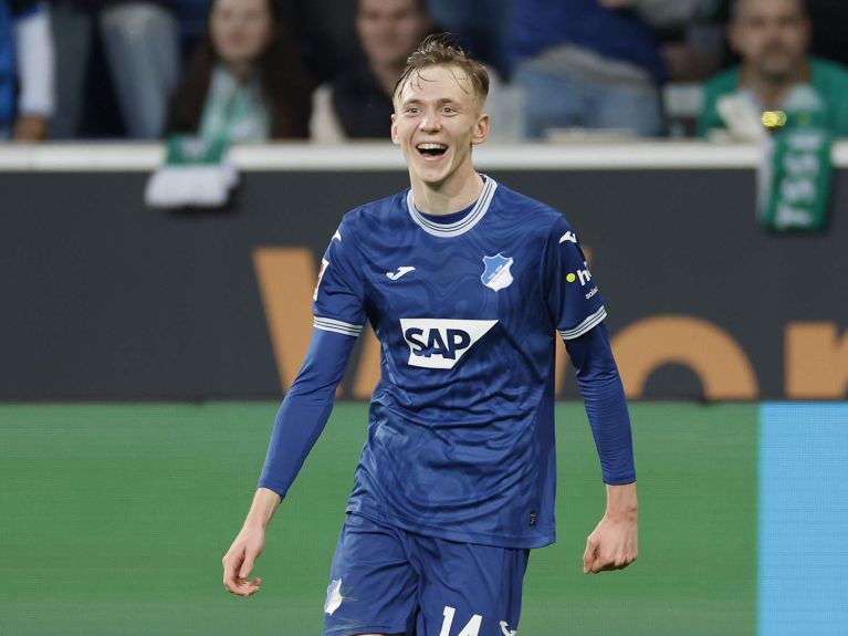 Maximilian Beier, TSG 1899 Hoffenheim 21/0/0. Młody, szybki, zagrażający bramce przeciwnika. Jedzie na mistrzostwa, aby uczyć się na przyszłość. Maximilian Beier, TSG 1899 Hoffenheim 21/0/0. Młody, szybki, zagrażający bramce przeciwnika. Jedzie na mistrzostwa, aby uczyć się na przyszłość.